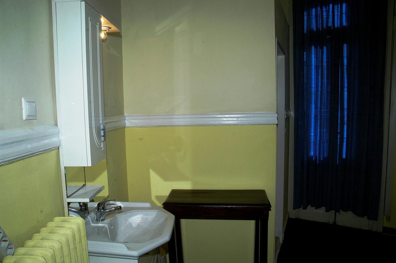 Lozanni Hostel Athens Exterior photo
